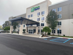 Гостиница Holiday Inn Express Wixom, an IHG Hotel  Виксом